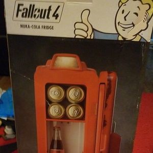 Fallout 4 Nuka Cola mini fridge